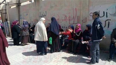 بالصور..توافد الناخبين علي لجان الانتخابات بالبحيرة