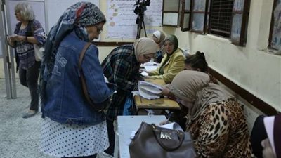 الناخبون يواصلون الإدلاء بأصواتهم في المعادي