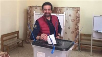 كريم عبد العزيز يدلي بصوته بالشيخ زايد