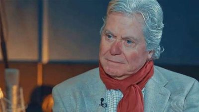 حقيقة خلاف حسين فهمي مع شقيقه