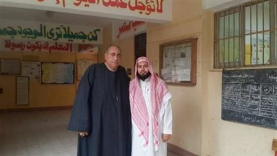 الخبير الإسلامي محمد عياد وعمدة قرية الغريب بزفتى يدليان بصوتهما في الانتخابات