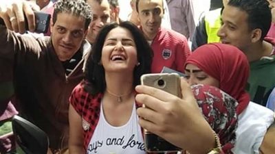 بالفيديو..مفاجأة من سما المصري لمواطن طلب منها «فيسبوك»