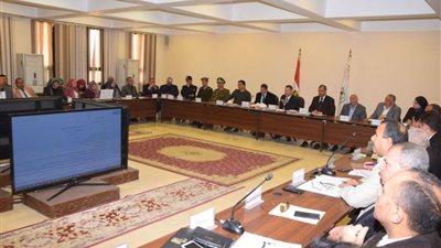 محافظ بني سويف يقرر مكافأة العاملين بمنظومة المخلفات الصلبة بسمسطا والواسطى