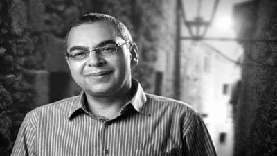 تنفيذًا لوصيته.. «جعلتنا نقرأ» تُزين قبر أحمد خالد توفيق