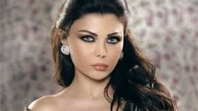 هيفاء وهبي في الشيخ زايد بسبب «لعنة كارما»