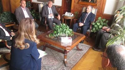 وزير الري يناقش حوكمة استخدام المياه مع محافظ الوادي الجديد