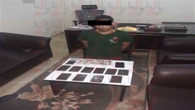 ضبط عاطل حول منزله لوكر للاتجار بالمخدرات في المطرية