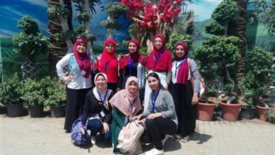 طلاب صيدلة يقومون بحملة توعية عن مرض ارتفاع ضغط الدم (صور)