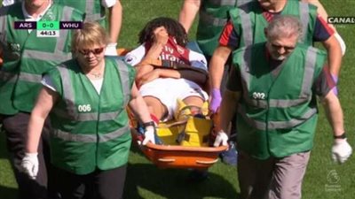 شاهد لحظة إصابة النني وخروجه من الملعب وأخر تطورات الحدث