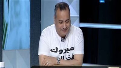 القرموطي يبكي تأثرًا بفوز محمد صلاح بجائزة أفضل لاعب