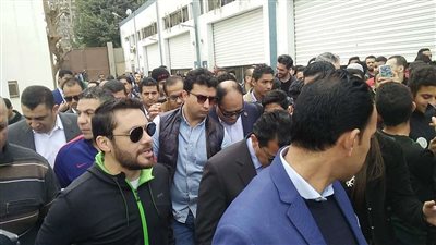 بالصور.. وزير الرياضة ونجوم الكرة يشاركون في مبادرة التبرع بالدم