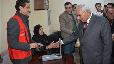 محافظ الجيزة يشارك في فاعليات حملة 100 مليون صحة