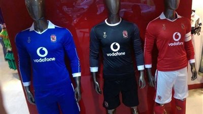 سيد عبد الحفيظ ينهي الإتفاق على ملابس الأهلي للموسم الجديد