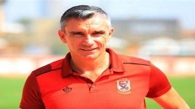 «كارتيرون» يعلن قائمة الأهلى في البطولة العربية