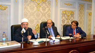 اليوم.. وزير الأوقاف يشرح تجربة الخطبة المترجمة والأذان الموحد