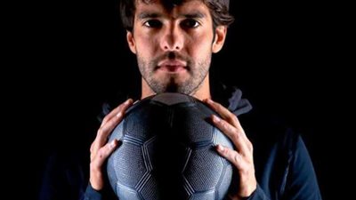 غالي يدعو 'كاكا' لحضور مهرجان اعتزاله