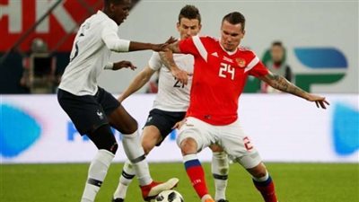 «فيفا» يعاقب روسيا بسبب هتافات عنصرية ضد لاعبي فرنسا