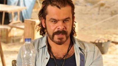 منذر رياحنة يبكي على الهواء بسبب والدته..(فيديو)