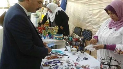 التضامن: إقبال كثيف على معرض الأسر المنتجة لطلبة جامعة القاهرة