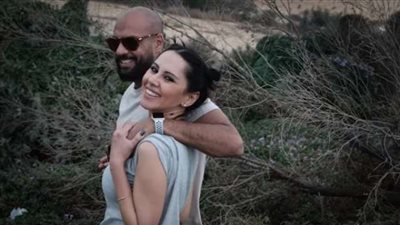 ياسمين رئيس بطلة كليب 'شارموفرز' الجديد..(فيديو)