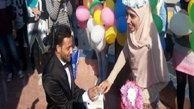 بعد انتشارها فى الجامعات.. تعرف على سبب ركوع الشباب لطلب الزواج