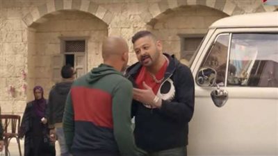 أمير شاهين يتفوق على نفسه في 'فوق السحاب'