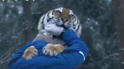 محمد عبد الرحمن ينزف في 'رامز تحت الصفر'