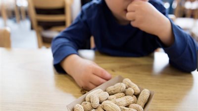 زودي منه وميهمكيش.. 5 فوائد للفول السوداني على صحة طفلك