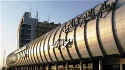 ضبط راكب مسافر إلى دبى بحوزته عملات أثرية