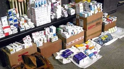 جمارك مطار القاهرة تحبط عملية تهريب كمية من الأدوية إلى جدة