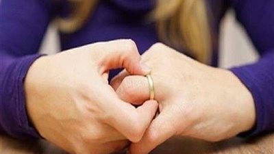 مي تخلع زوجها: 