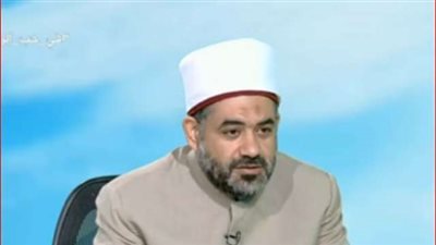 أمين الفتوى يوضح حكم نزول حمام السباحة في نهار رمضان ( فيديو)