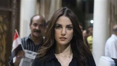 نجوم الفن يحضرون عزاء 'سمراء النيل' بمسجد الحامدية الشاذلية