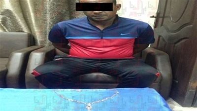 ضبط سباك أثناء بيعه مشغولات ذهبية مسروقة بالجمالية