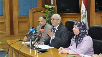 التعليم: رصد 7 حالات غش عن طريق موقع «فيسبوك»