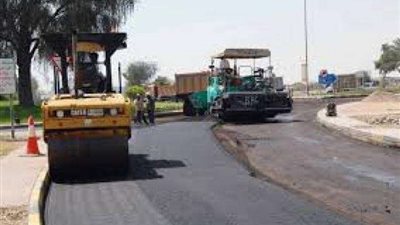 تسوية طريق قرية إسنا بعد أعمال الصرف الصحي