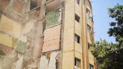 إزالة عقار مخالف 12 دورًا بمصر القديمة