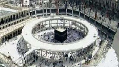 انتحار وافد قفز من أعلى سطح المسجد الحرام.. (فيديو)