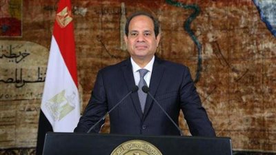 السيسي يكرم 10 من حفظة القرآن في احتفالية ليلة القدر