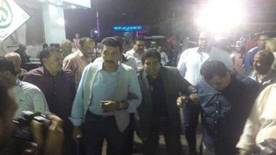 أحمد عدوية في عزاء المطرب الشعبي ”مجدي طلعت” (صور)