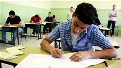 بدء امتحان «الجبر والهندسة الفراغية» للثانوية العامة