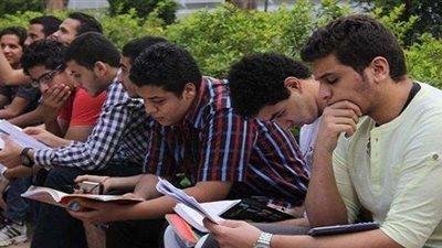 طلاب الثانوية يؤدون امتحان اللغة الجنبية الأولى الثلاثاء المقبل