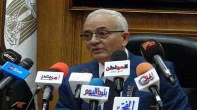 حجازي يعلن عن نتيجة العينة العشوائية في امتحان اللغة الأجنبية الثانية