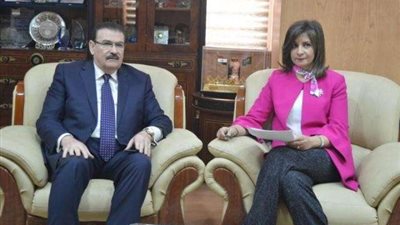 وزيرة الهجرة تبحث تجديد إقامة المهندسين المصريين بالكويت