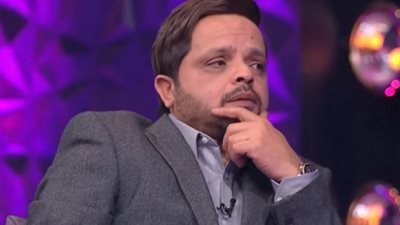 ظهور والد ”هنيدي” على التليفزيون في أحدث حلقات ”أرض النفاق”