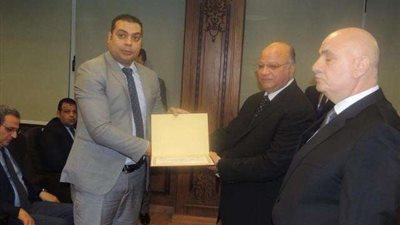 «أمن القاهرة» يكرم رئيس مباحث مصر الجديدة