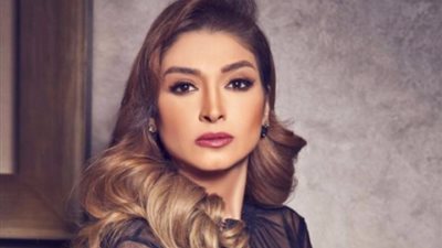 روجينا تنشر صورة مع إنجي علي ومحمد فراج