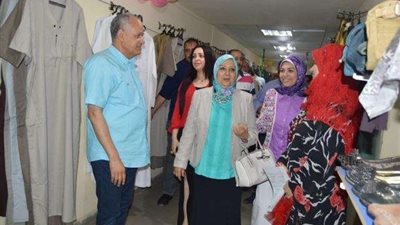 ألف قطعة ملابس في المعرض الخيري بطوارئ المنصورة