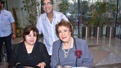 حفل إفطار المسرح القومي بحضور عدد من نجوم الفن.. صور