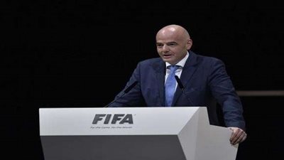 مباراة لنجوم الكرة المعتزلين قبل انطلاق كأس العالم